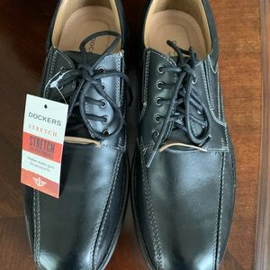 Brand new Dockers Oxford dress shoes size 10 (US)